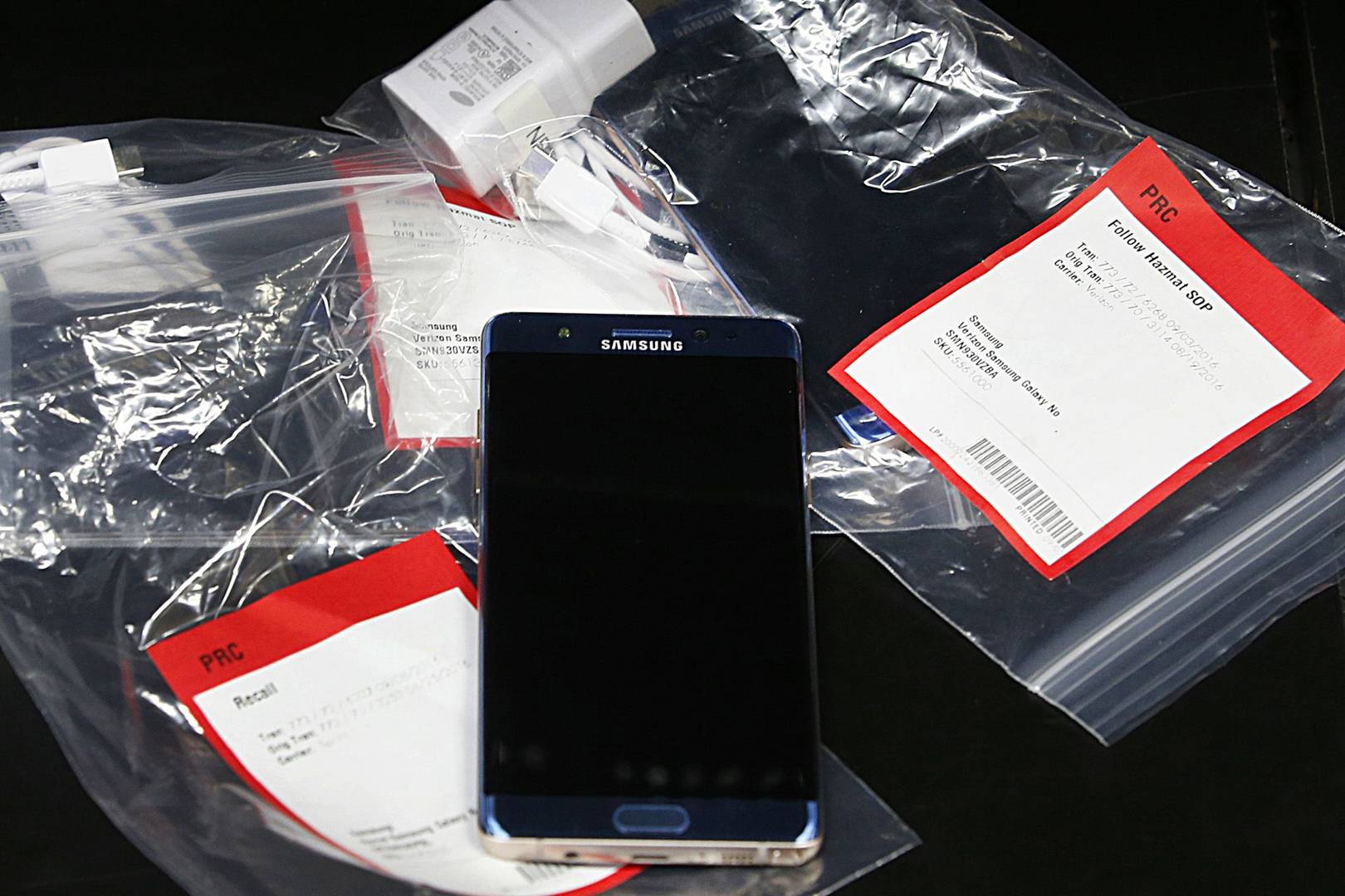 Samsung's ongoing Galaxy Note 7 crisis: owners should return phones in fireproof boxes