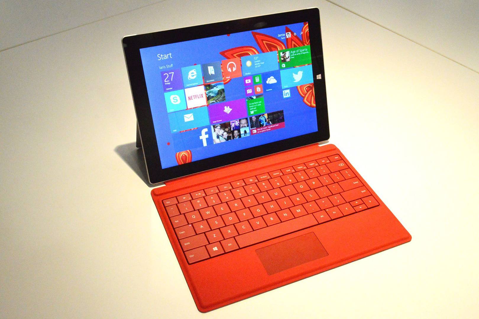 Microsoft pays customer $10,000 over automatic Windows 10 download