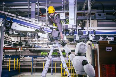 The robot will use artificial intelligence, machine learning and advanced sensors to assist engineers autonomously