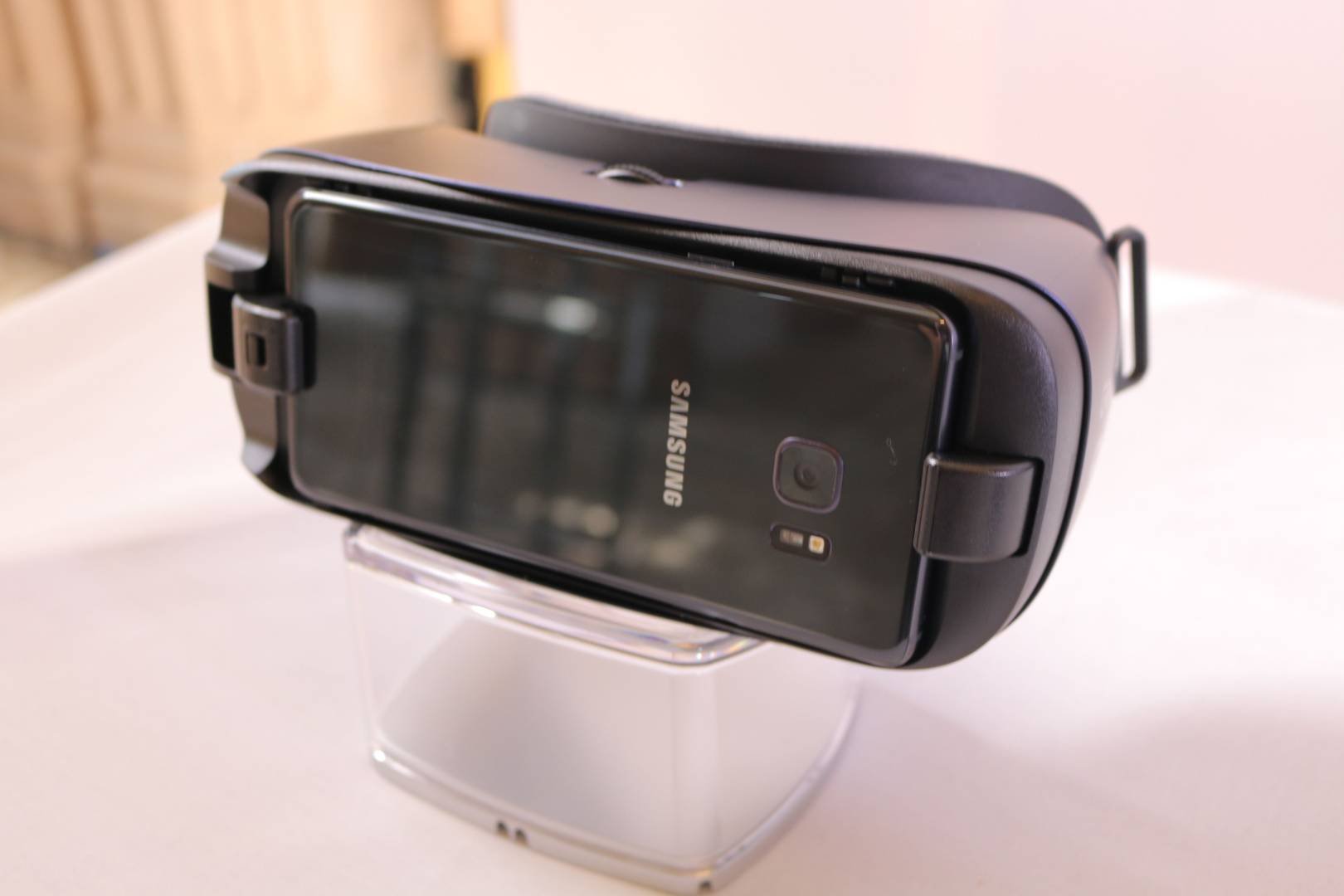 Samsung just made its virtual reality headset a lot better