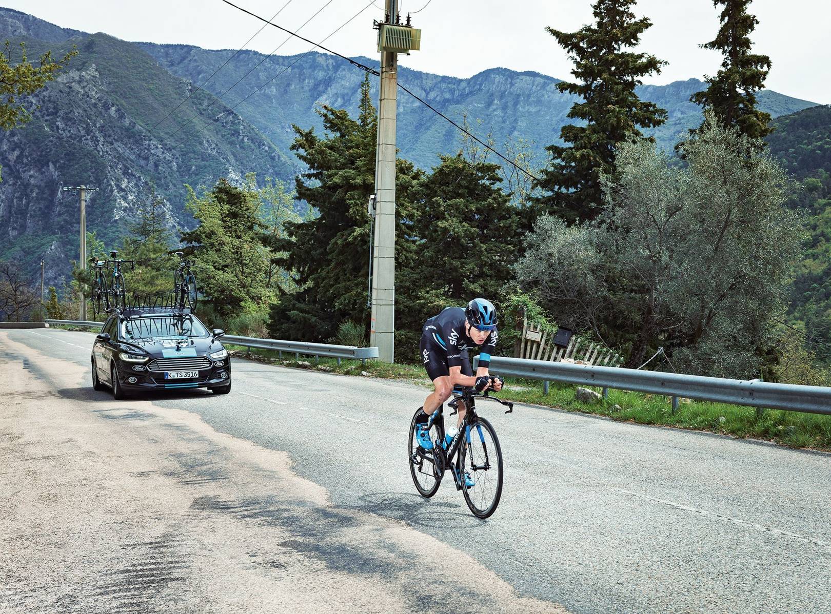 Take a tour through France with Chris Froome and Team Sky