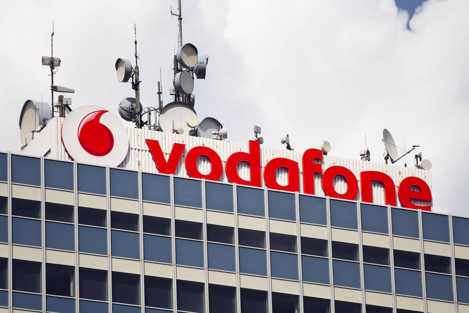 Vodafone says it has 'ditched' line rental charges...but that's not strictly true