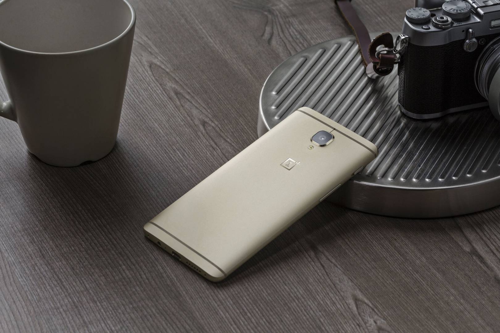 The OnePlus 3 Dash Charge will save you from battery anxiety