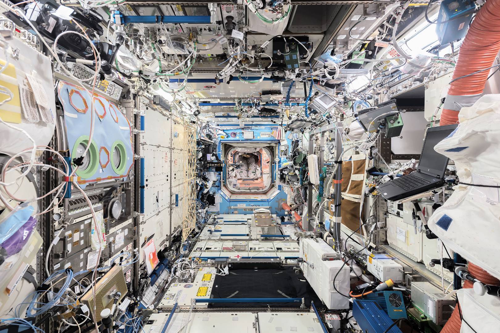 These photos show life on the ISS in extraordinary detail WIRED UK