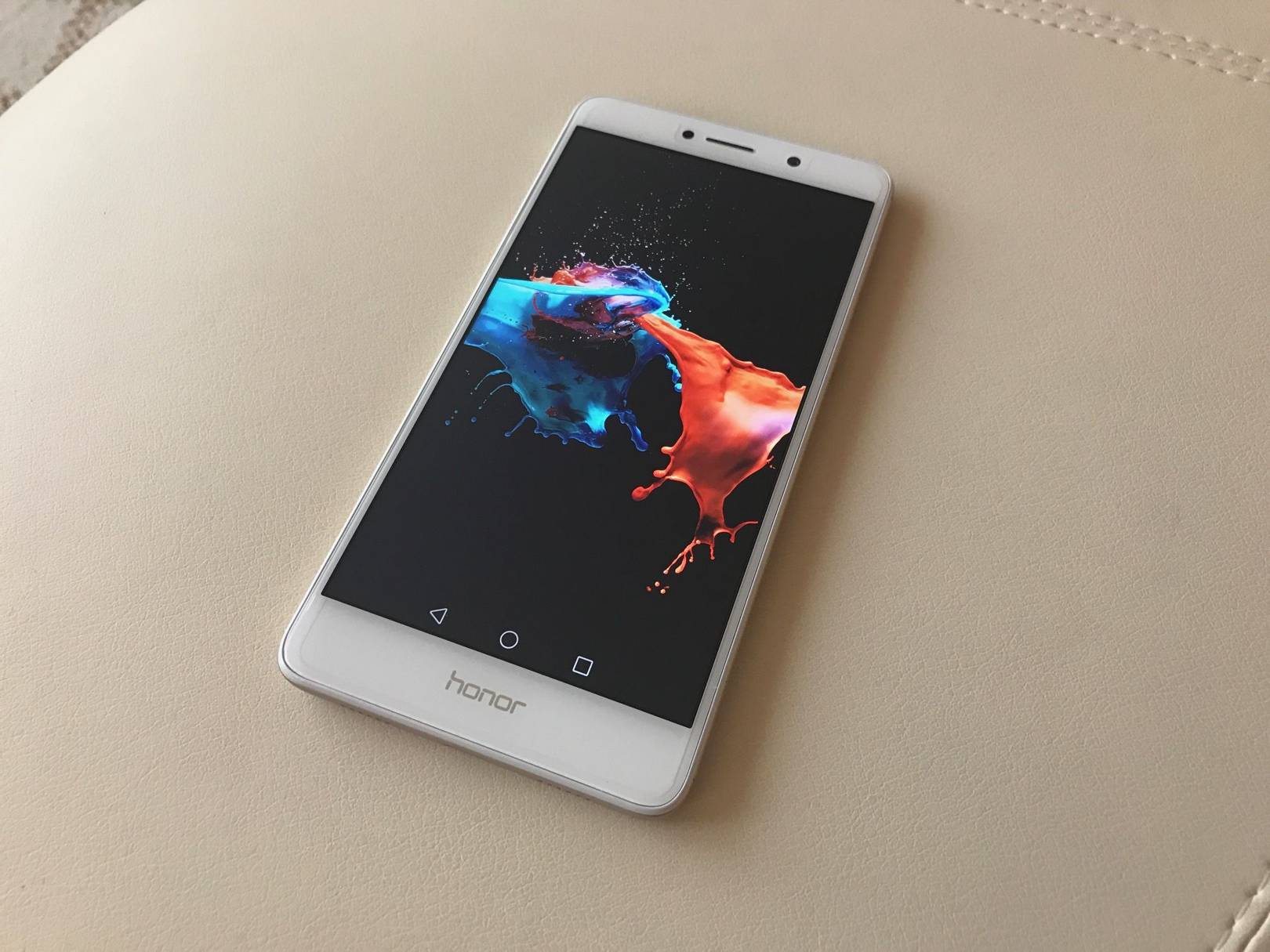 Hands-on with the Honor 6X: a mid-range phone gunning for its high-end rivals