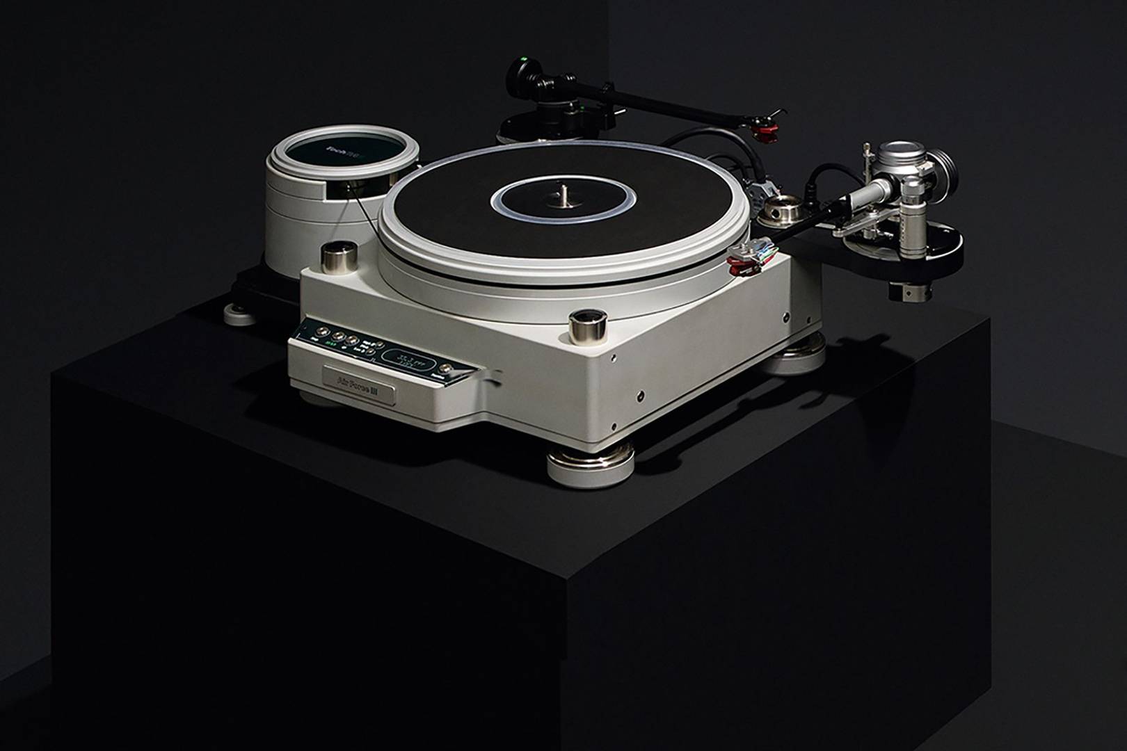 The WIRED test: Four premium turntables are taken for a spin