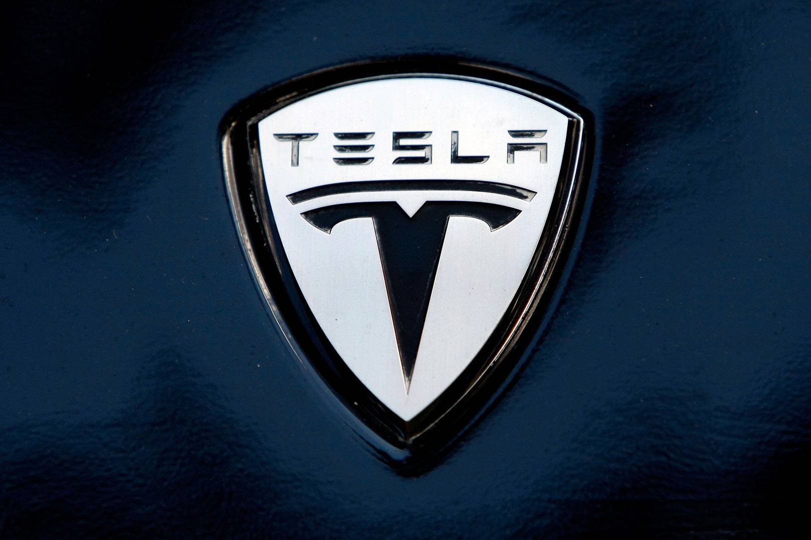 Thursday briefing: Tesla fires hundreds more staff from its solar panel business