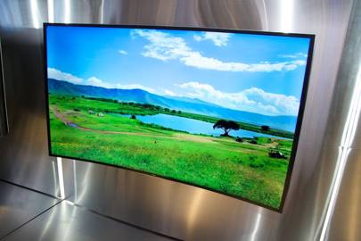 tv 85 inch samsung Giant bendable 4K TVs  the new concept raising eyebrows 