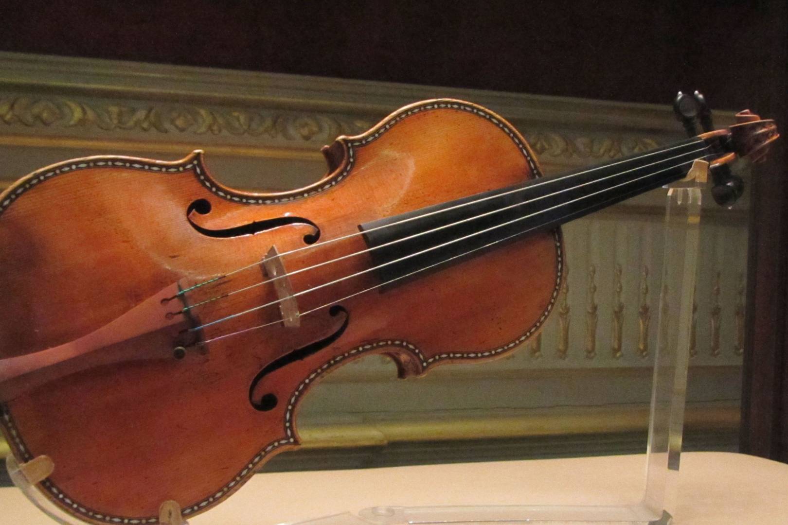 Music fans can't tell the difference between a new violin and a traditional Stradivarius