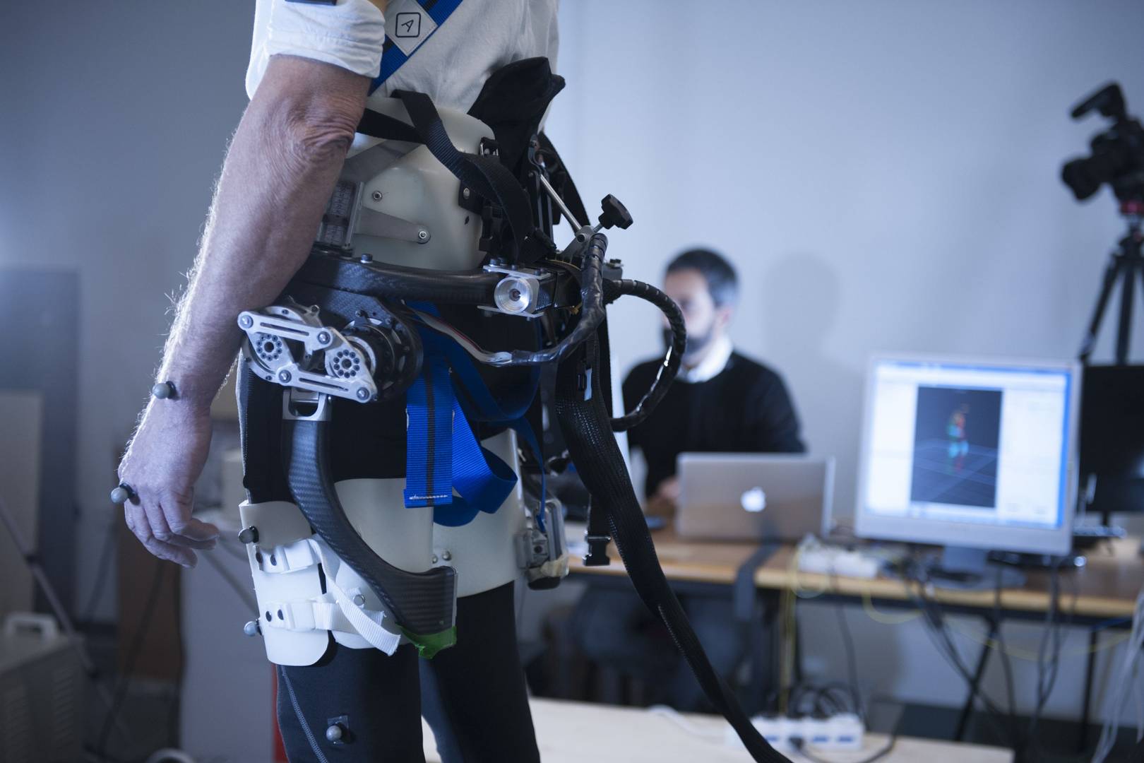 This smart exoskeleton predicts when the elderly are going to fall and keeps them on their feet