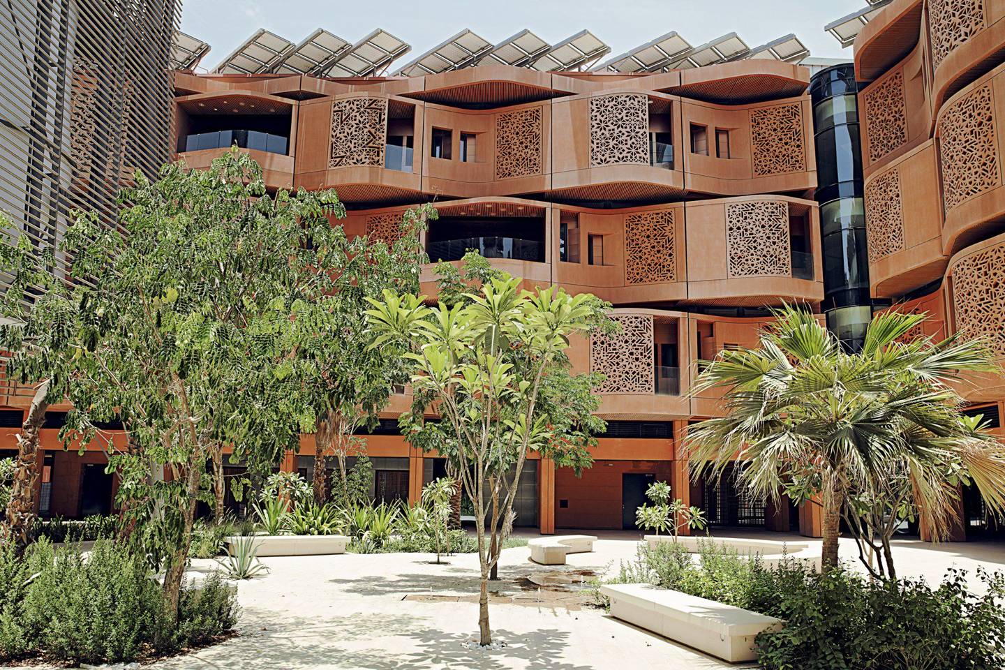 Masdar: The Shifting Goalposts Of Abu Dhabi's Ambitious Eco-city | WIRED UK