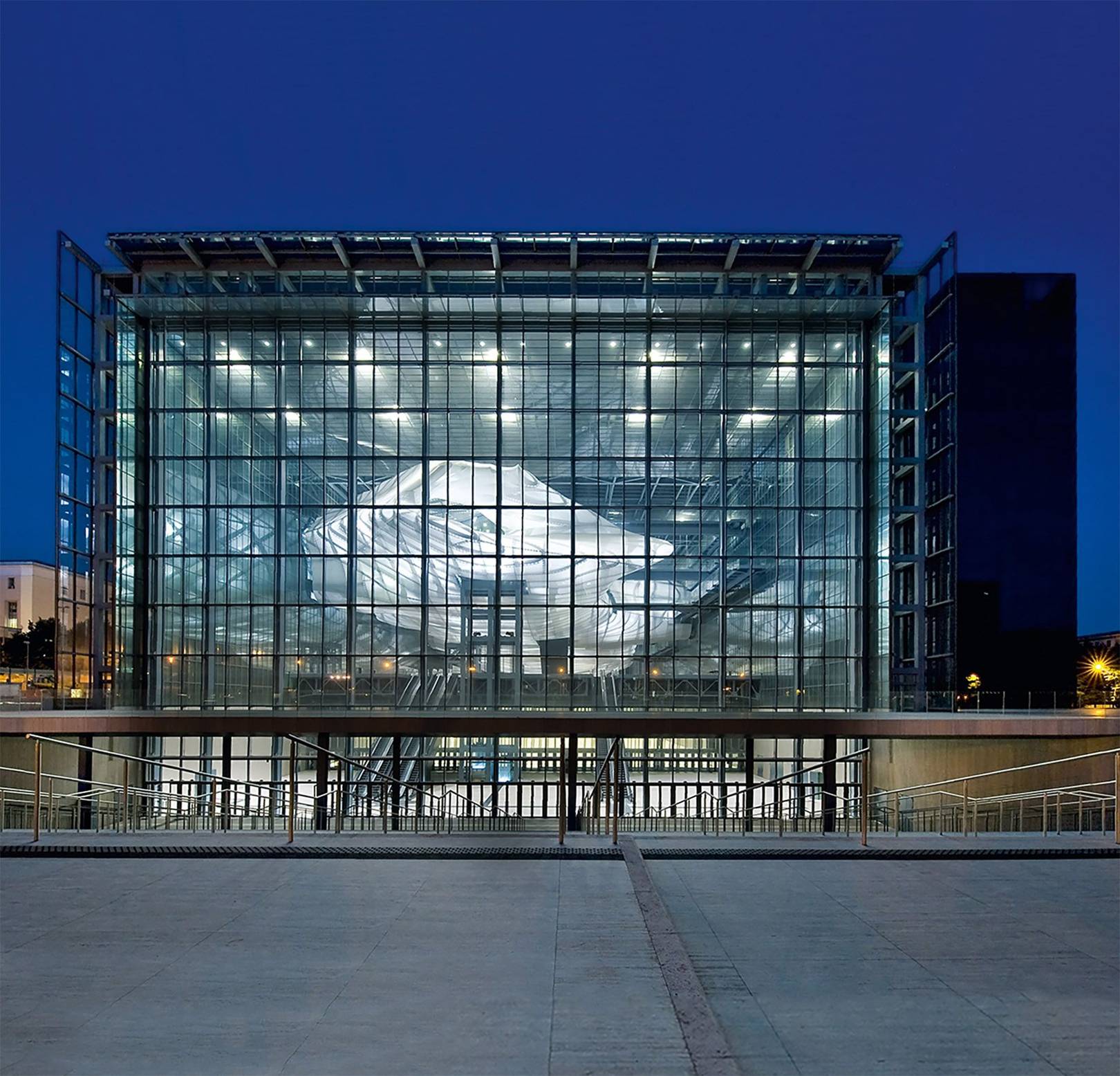 This stunning solar-powered Roman convention centre hides a building within a building