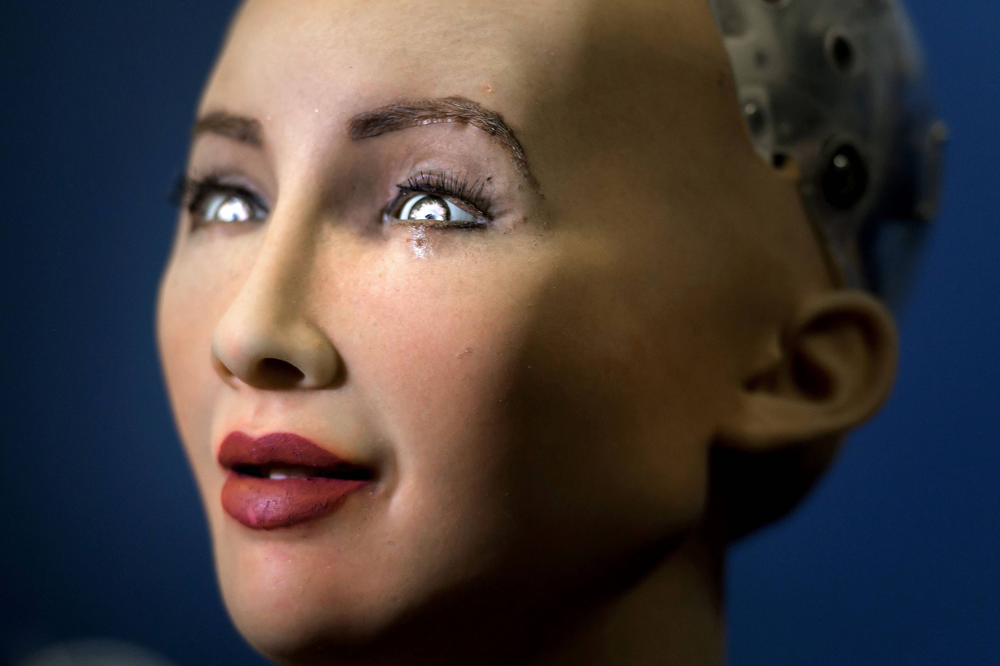 artificial intelligence woman robot