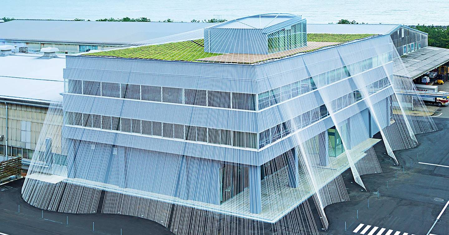 Earthquake proof buildings are being designed in Japan using carbon