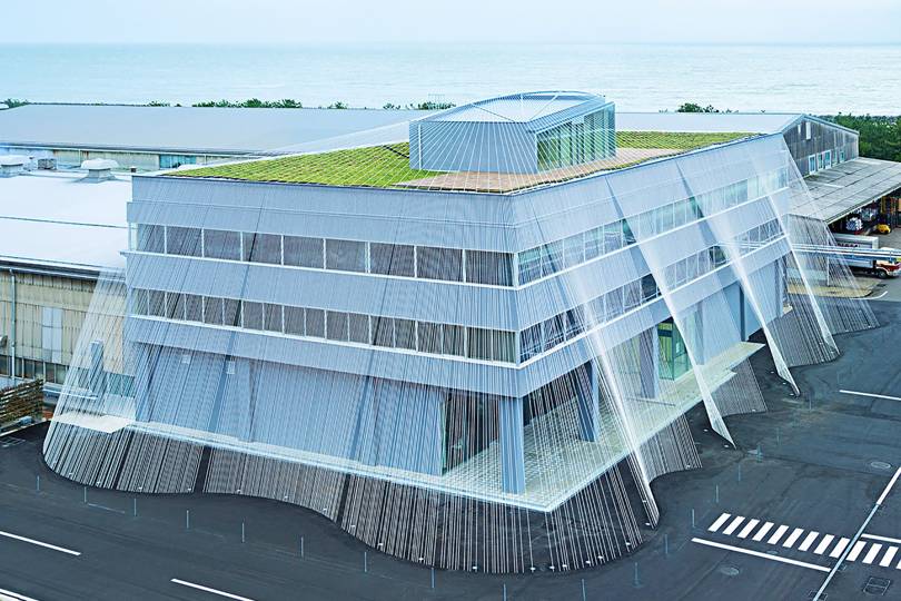 Earthquake proof buildings are being designed in Japan using carbon