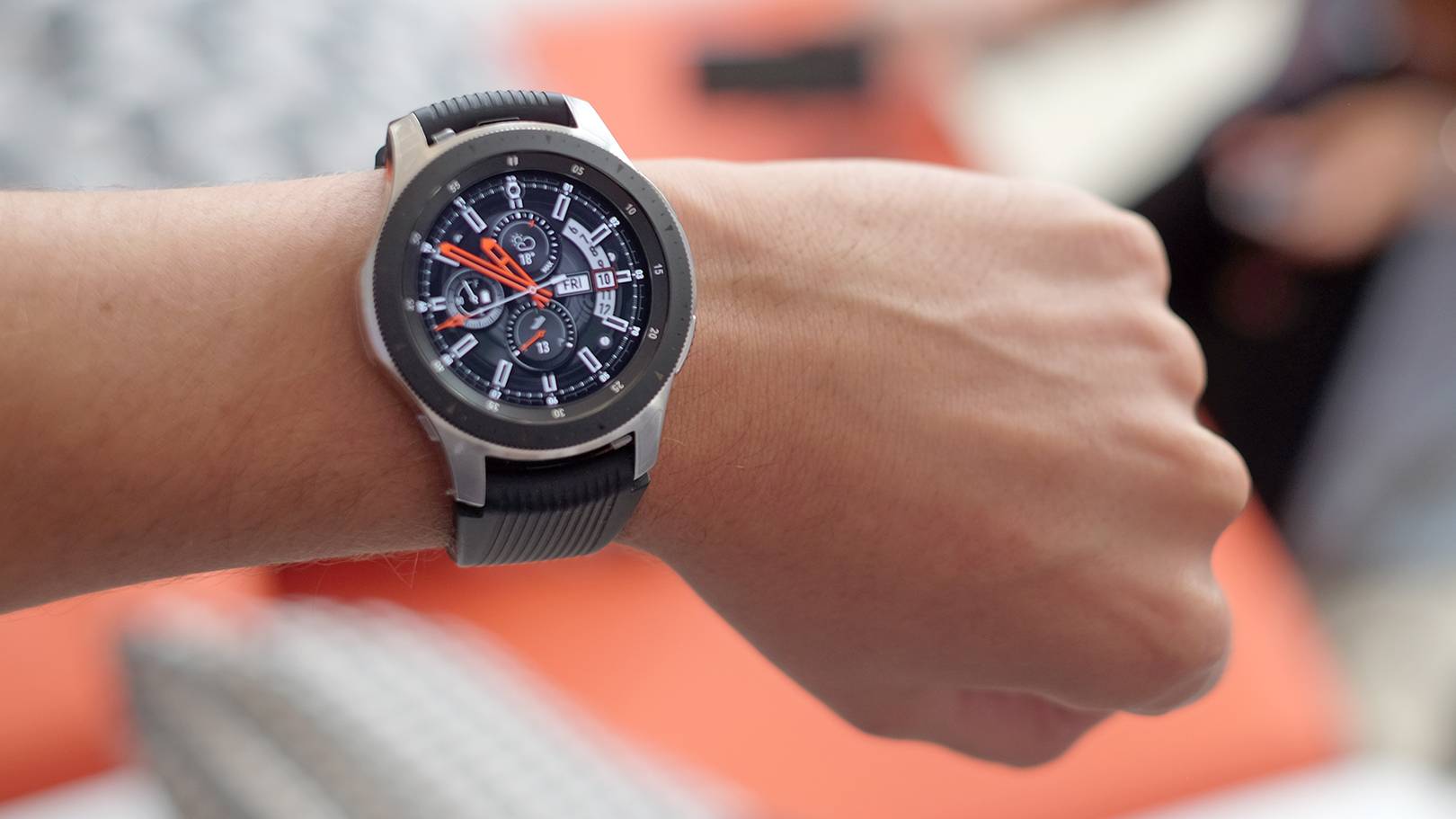 Часы самсунг сравнение. Samsung Galaxy watch 46mm. Часы Samsung watch 46mm. Часы Samsung Galaxy watch 46 mm. Samsung Galaxy watch 4 46mm.