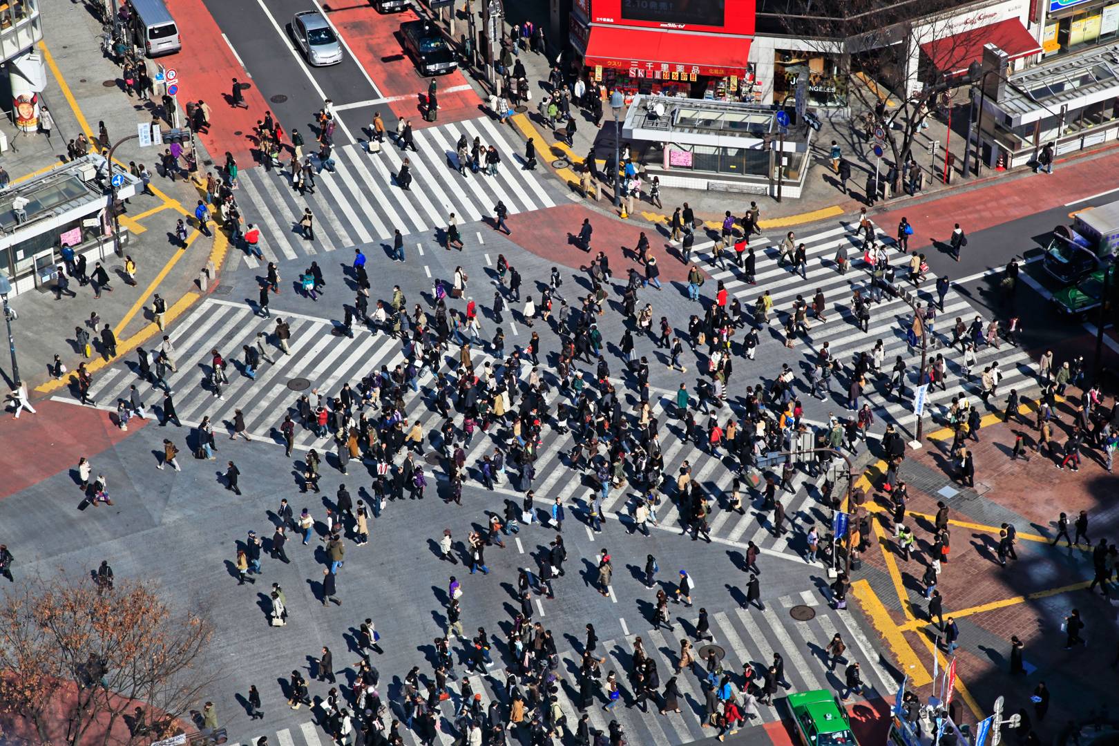 Street Direction. Commuters.