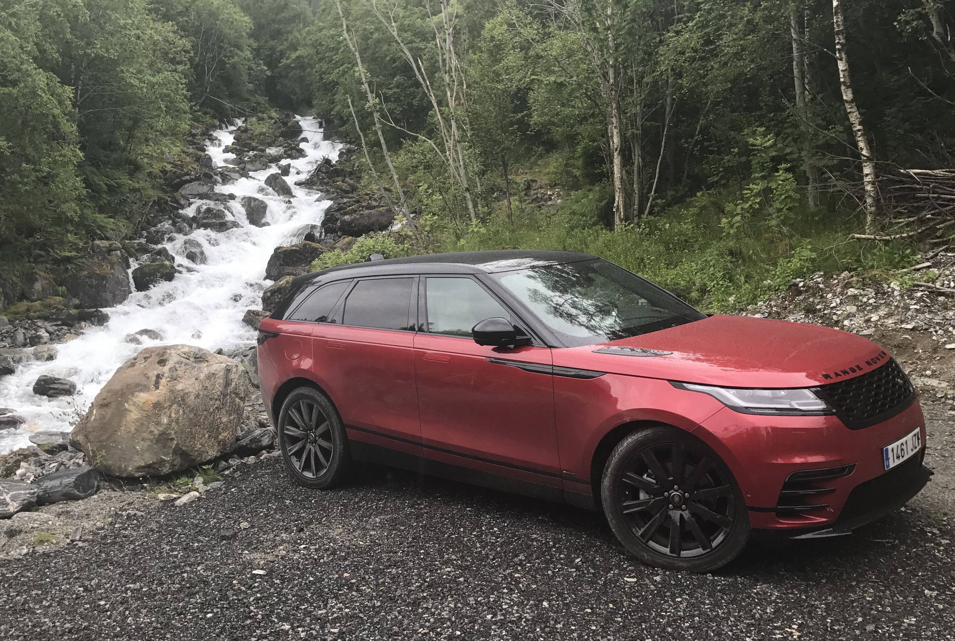 Land Rover Velar Build And Price  : Delivers A Poised, Confident And Refined Drive.