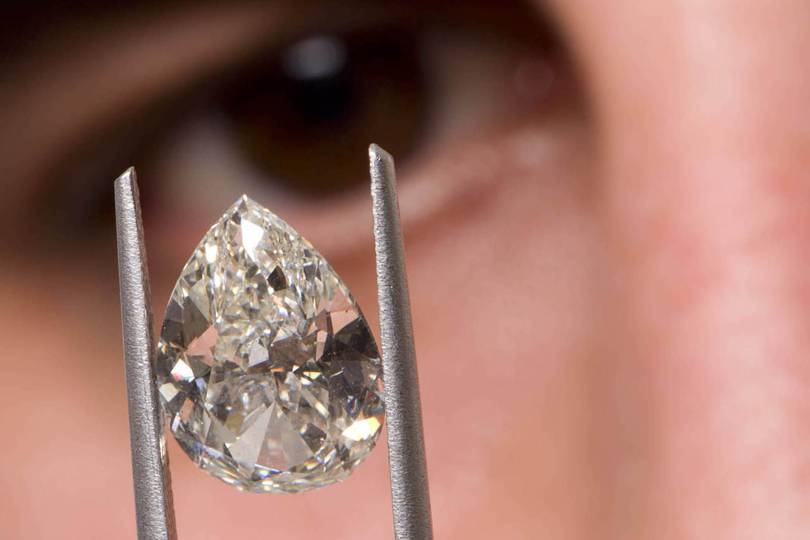 Dulling the sparkle: the diamond market's transparency ... - 810 x 540 jpeg 38kB