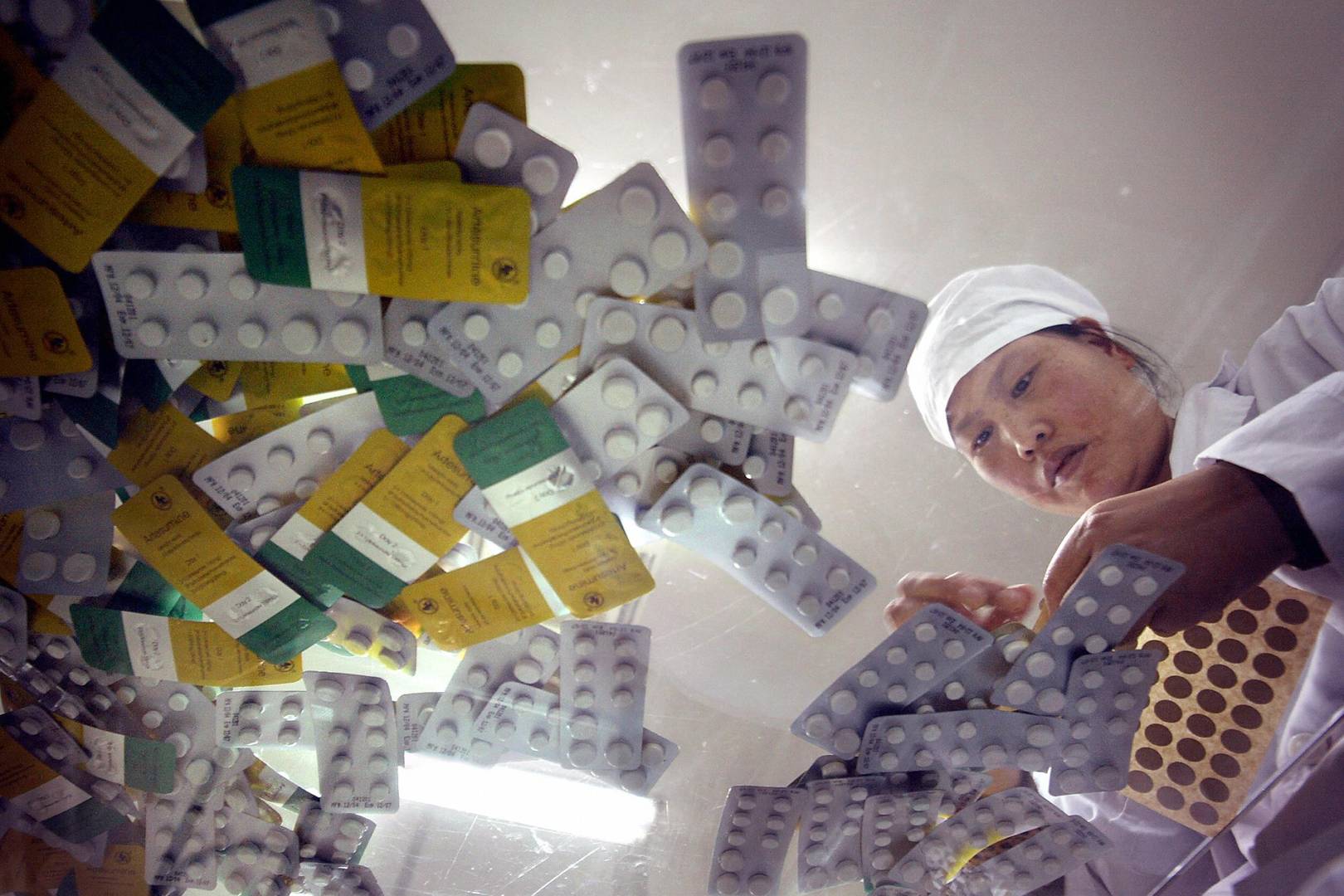 Stop funding major health issues at your peril, warns Bill Gates