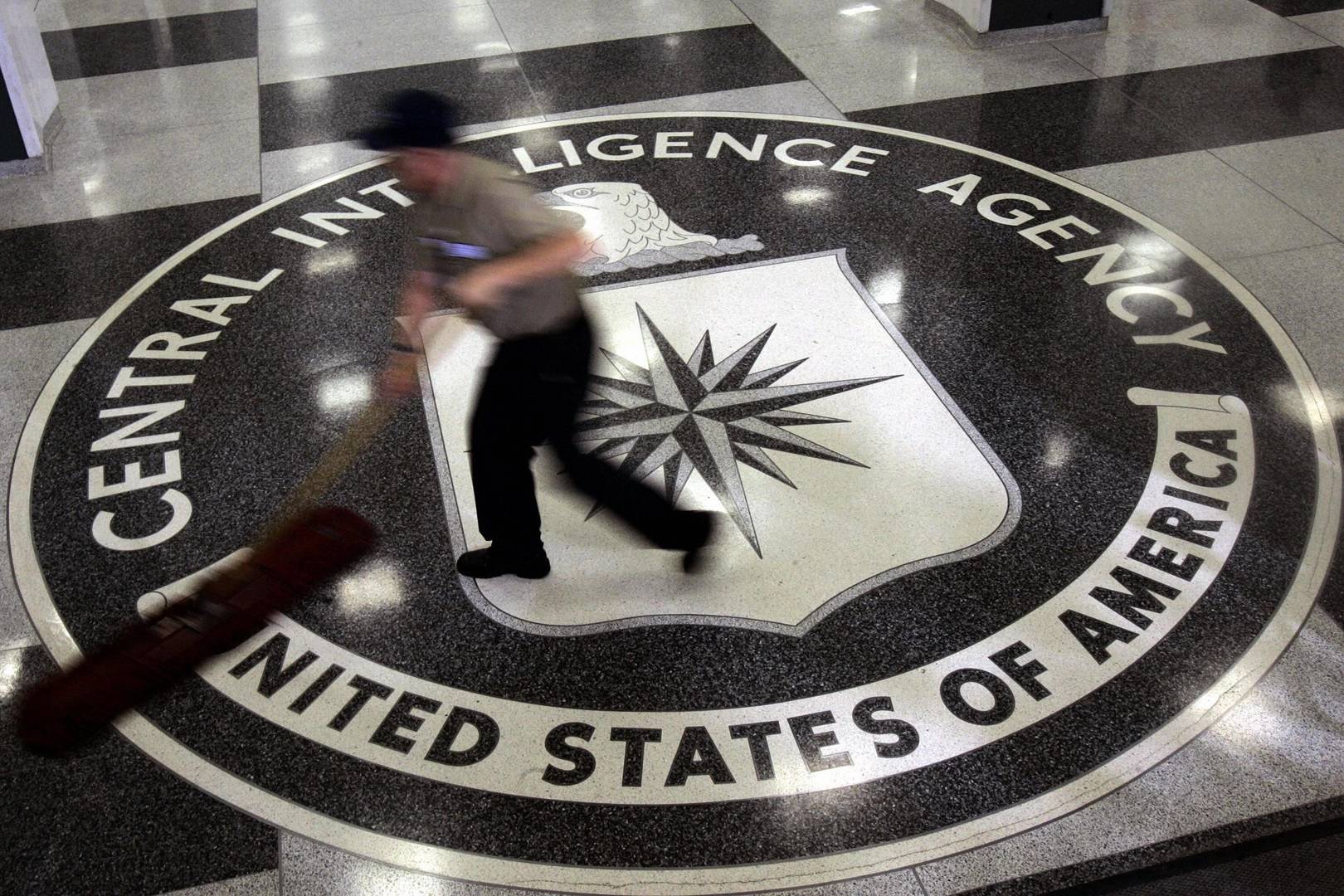 CIA hacks, shrinking Wally: Podcast 308