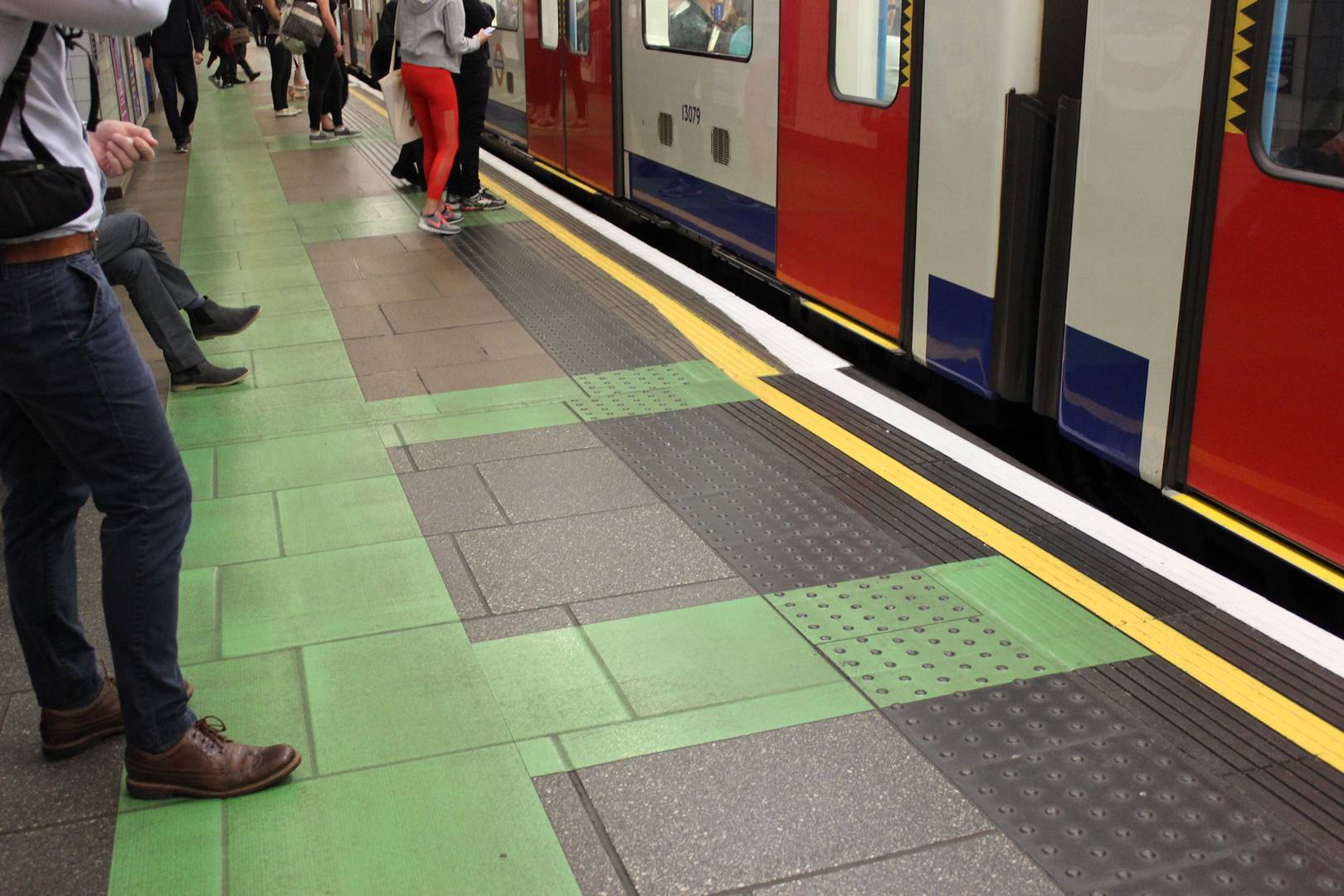 London Tube platforms are being painted green to cut congestion