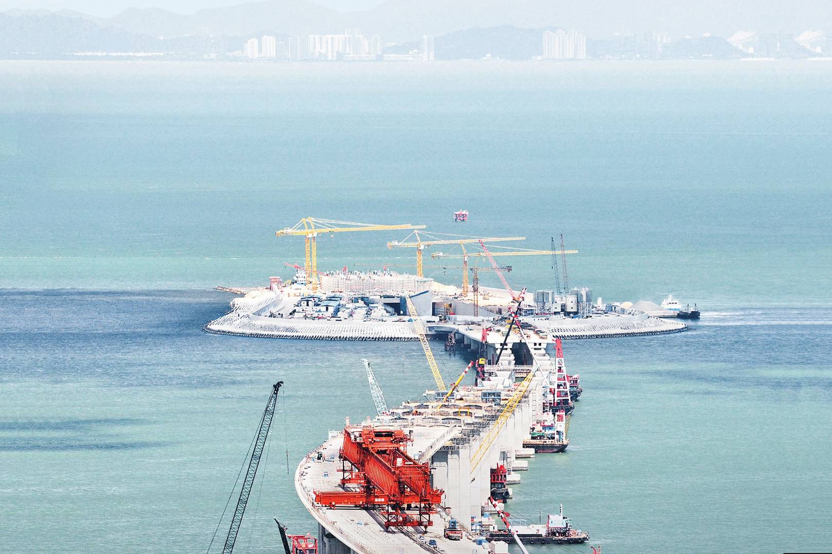 This shape-shifting bridge plunges underwater to let ships pass