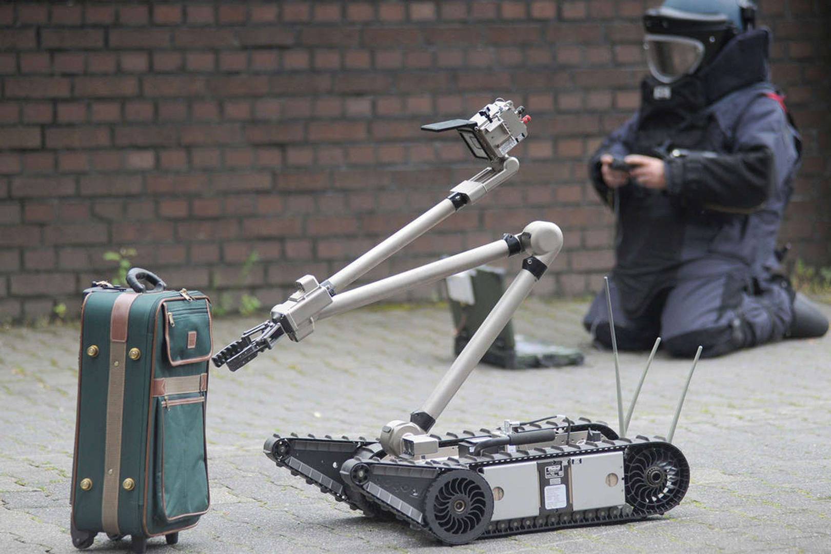 Bomb squad robot sees inside your suitcase WIRED UK