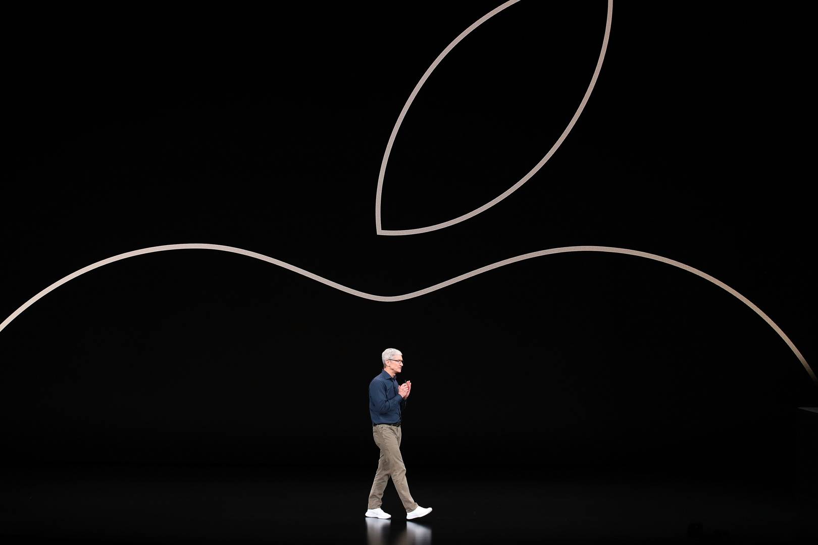 With its new iPhones, Apple shows slowness has become a strength