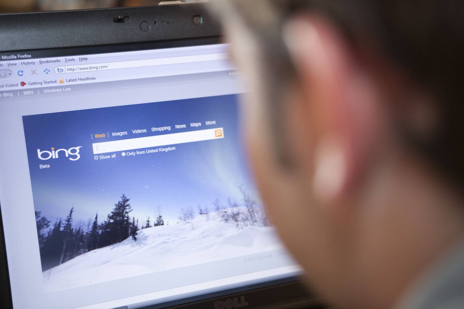 Microsoft is now 'paying' UK users to ditch Google and search with Bing