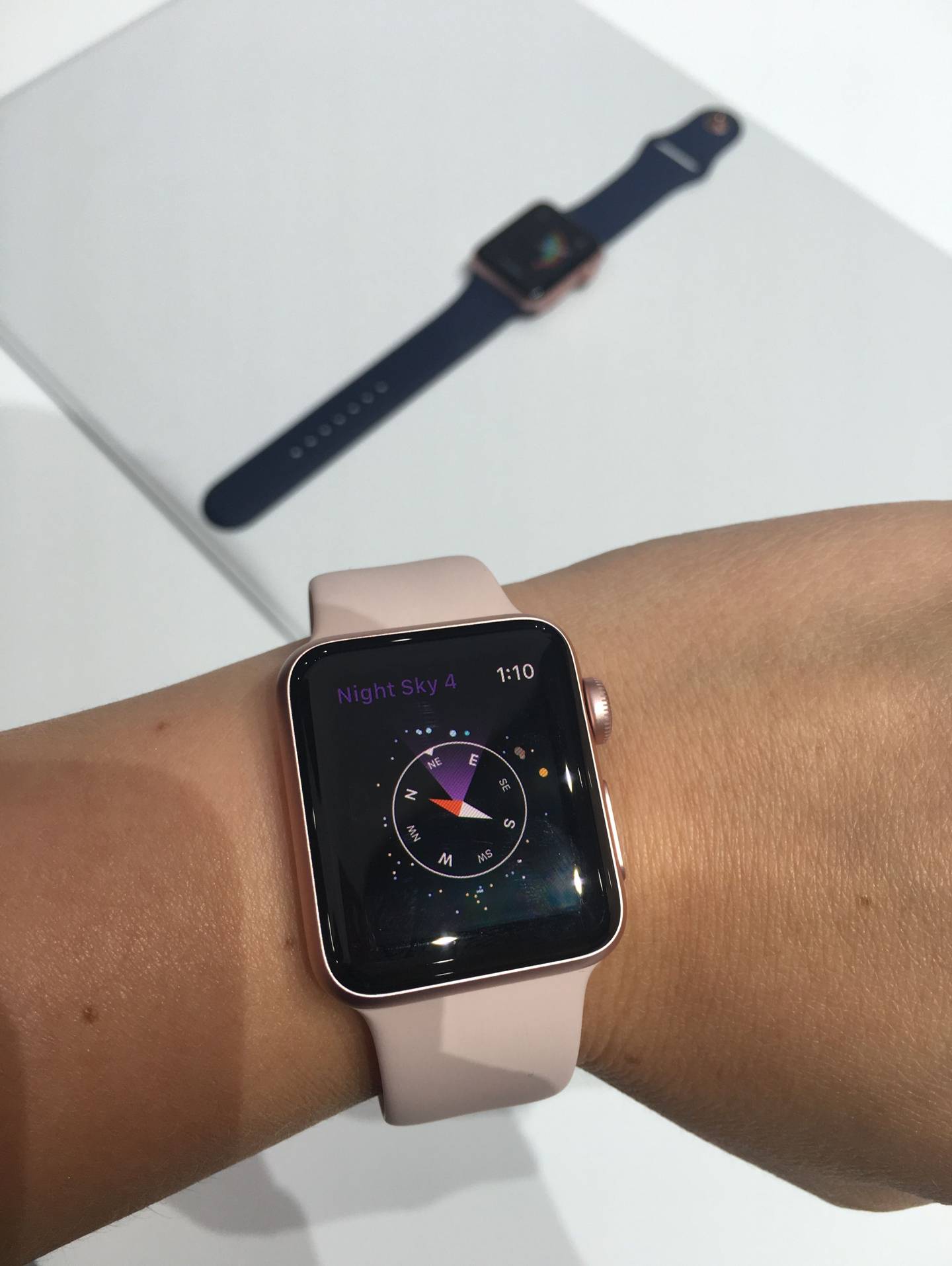 Сколько стоят часы apple watch series 2