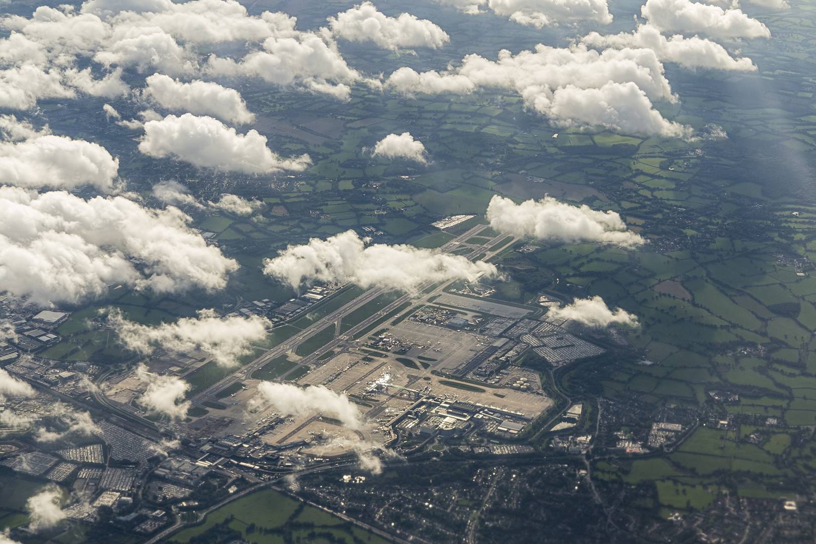 Thursday briefing: Unauthorised drones suspend flights at Gatwick airport