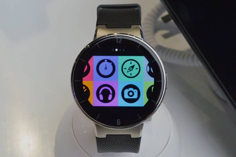 which smartwatch works with iphone