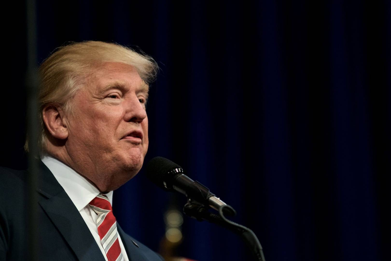 Apple, Google, Facebook and 94 others fight Trump's travel ban