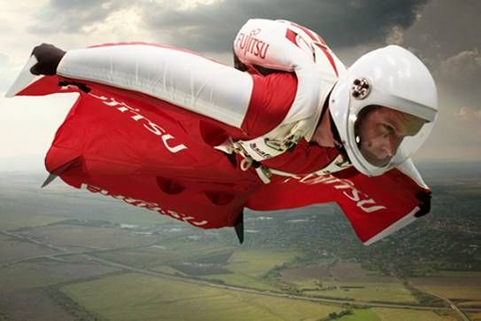 Wingsuit pilot Fraser Corsan attempts to break 4 world records in 42,000ft jump