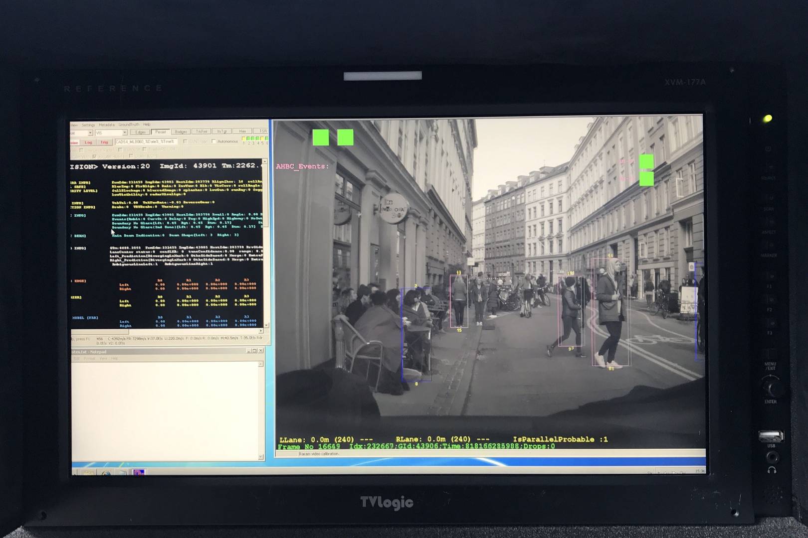 Who needs a DSLR when you've got a photo-taking car?