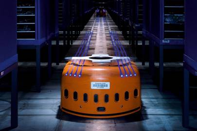 inside kiva robot lifting agv