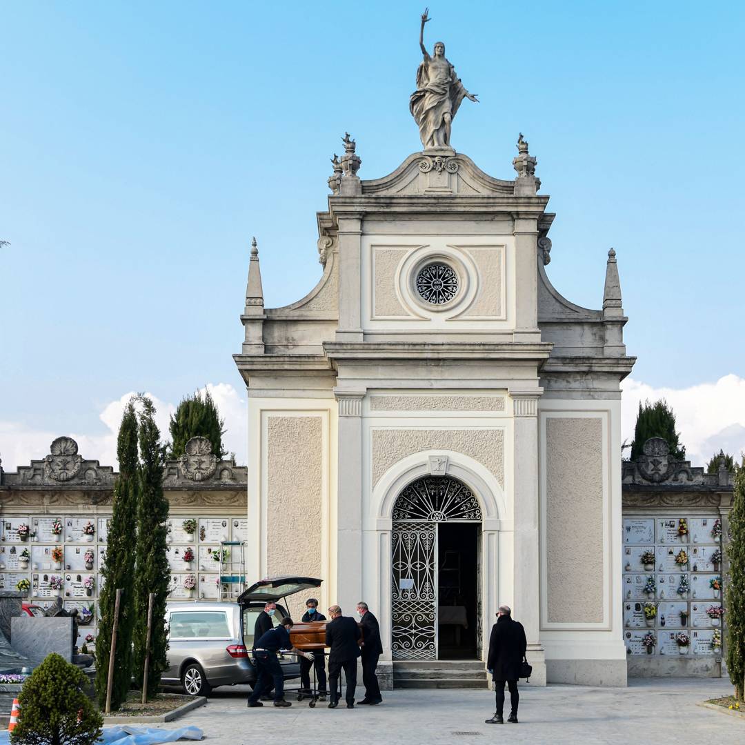 Image: The brutal reality of dying under Italy's coronavirus lockdown