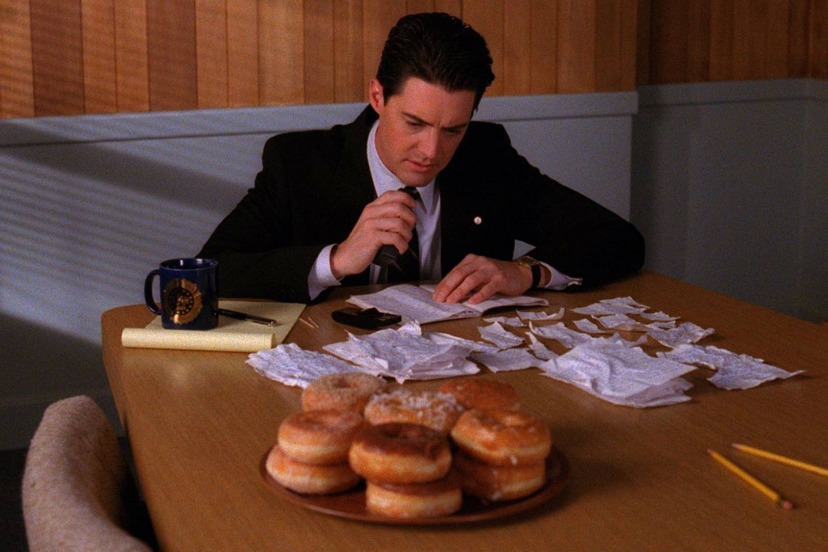 Latest Twin Peaks teaser trailer is as cryptic and nostalgic as ever