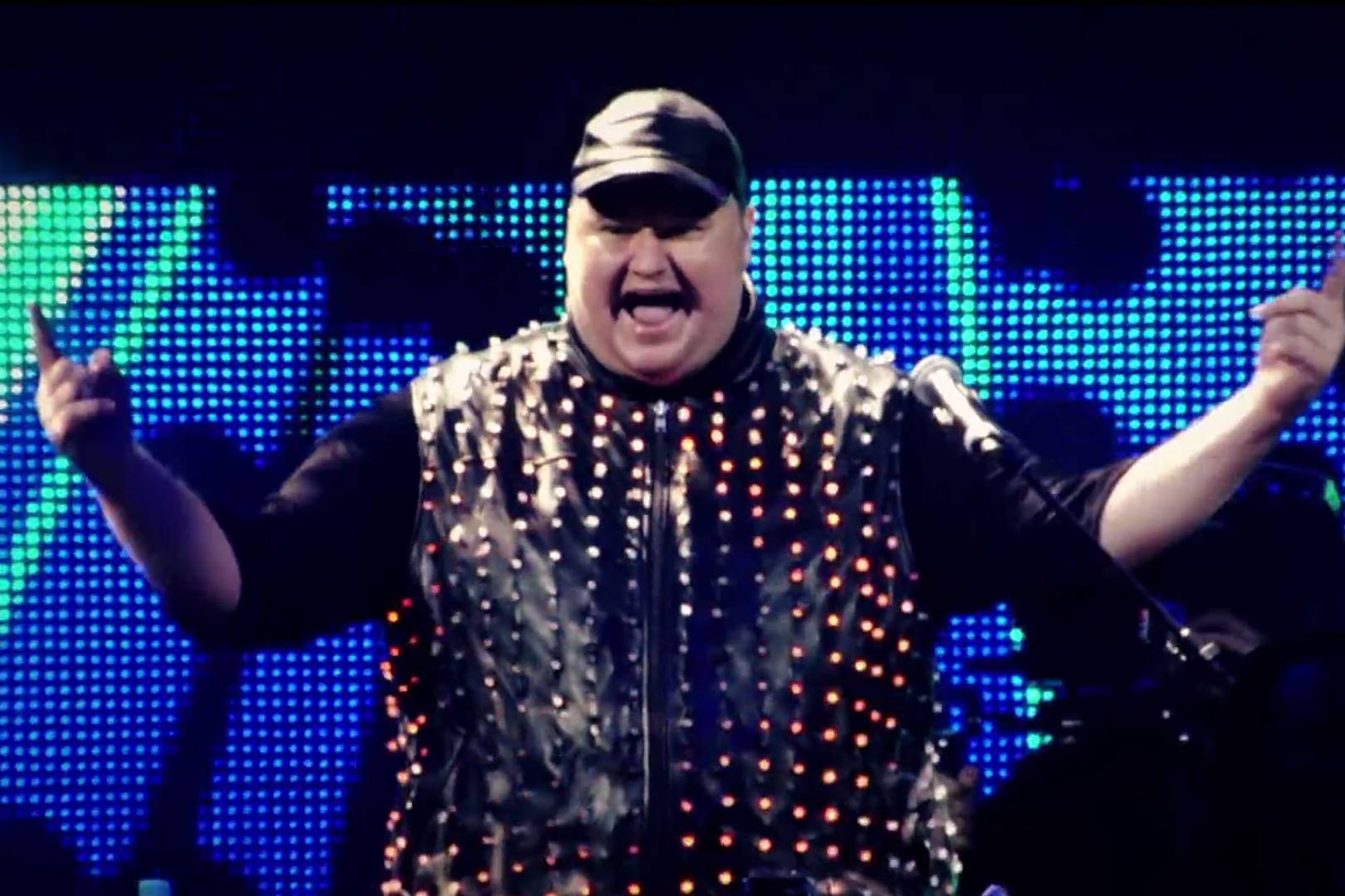 New Zealand court rules Kim Dotcom can be extradited to the US