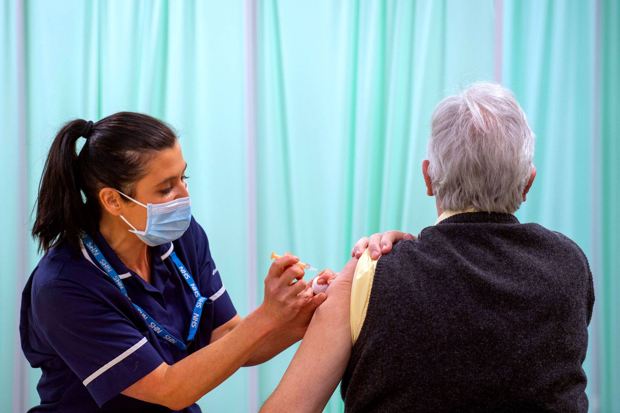 Here S What It Will Take To Vaccinate 14 Million People By Mid February Wired Uk
