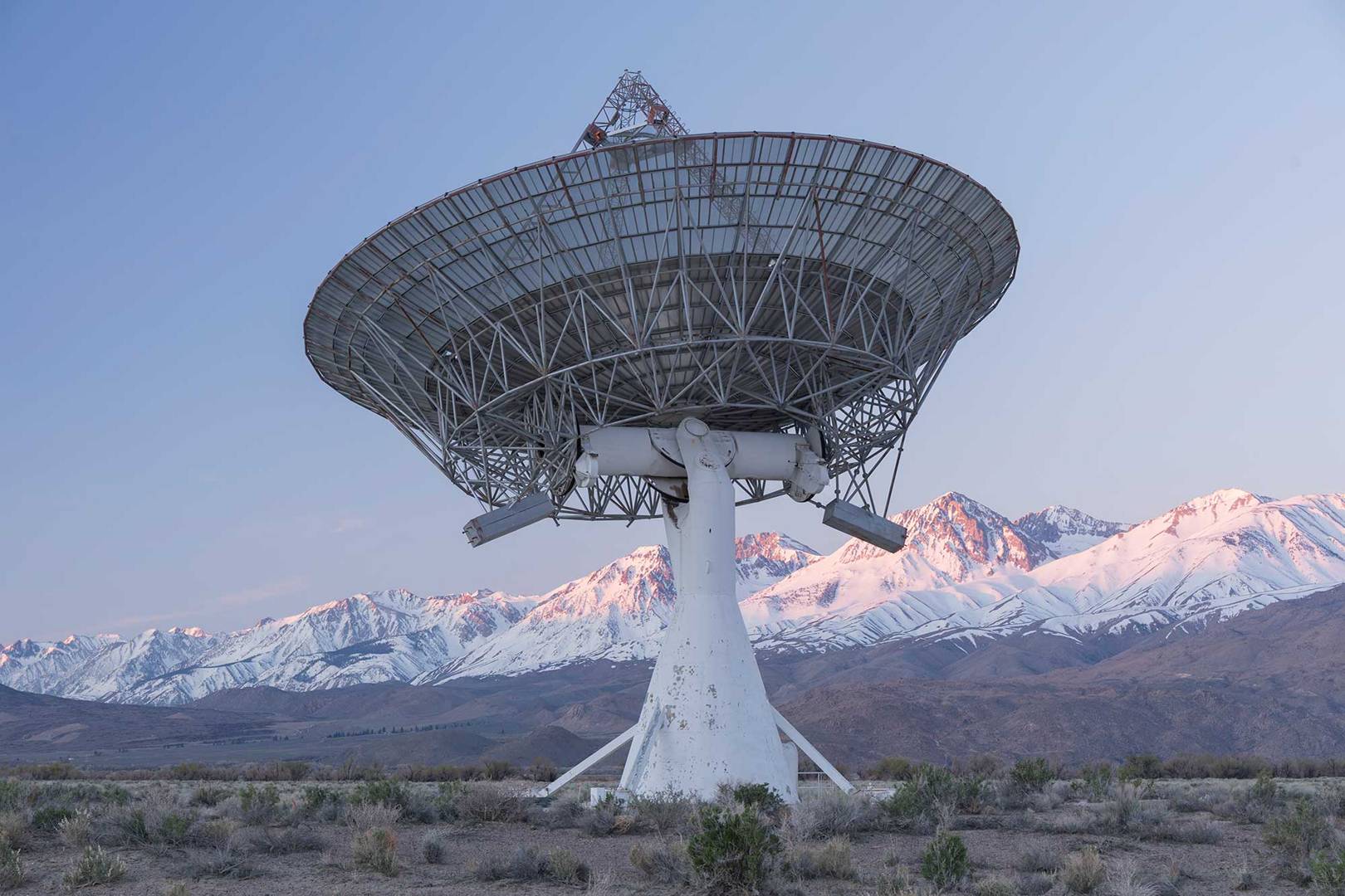 The almighty tussle over whether we should talk to aliens or not