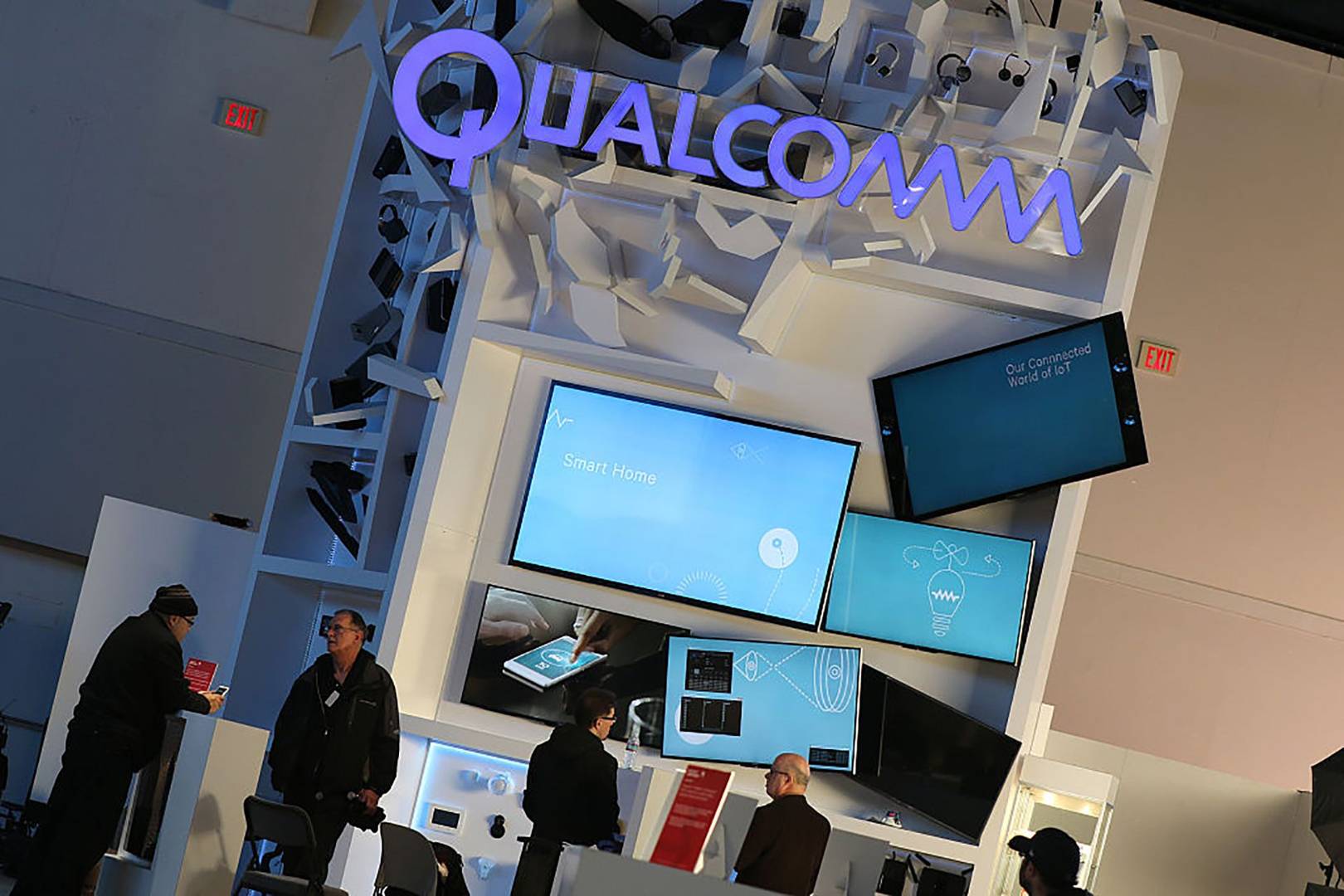 Qualcomm promises better VR and days of battery life with Snapdragon 835