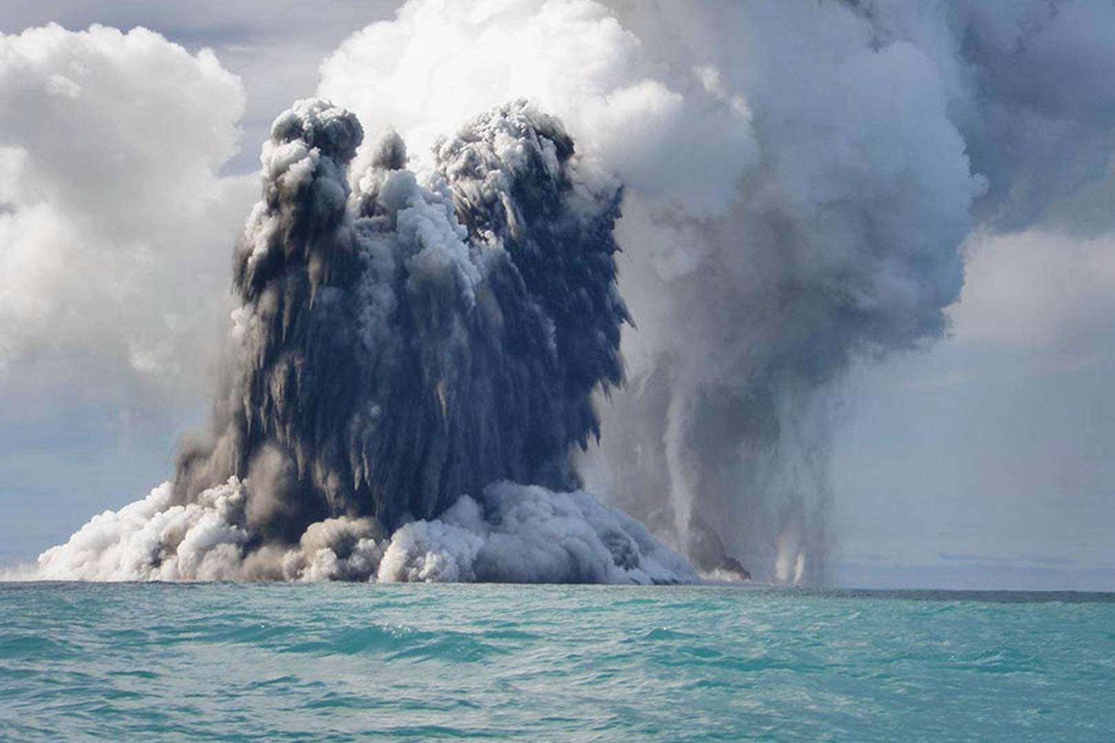 3D mapping uncovers extra layer of tectonic plates hidden in Earth's mantle