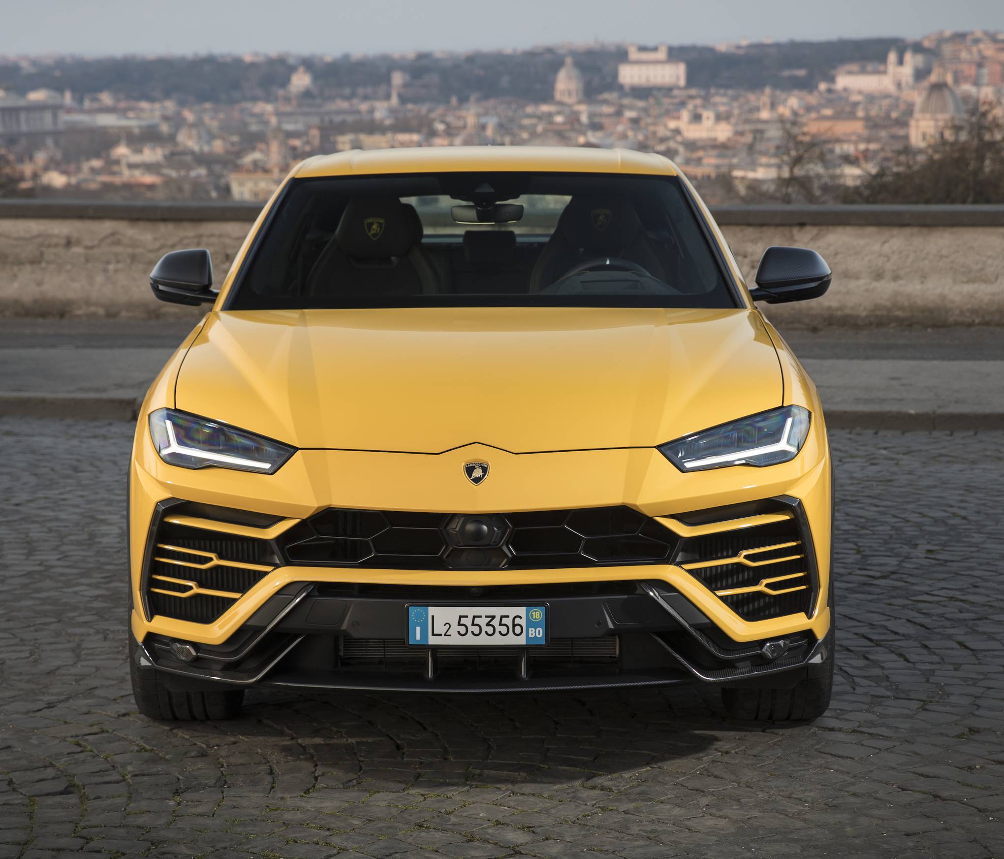 Review Lamborghinis Urus May Just Be The Perfect All Round Car