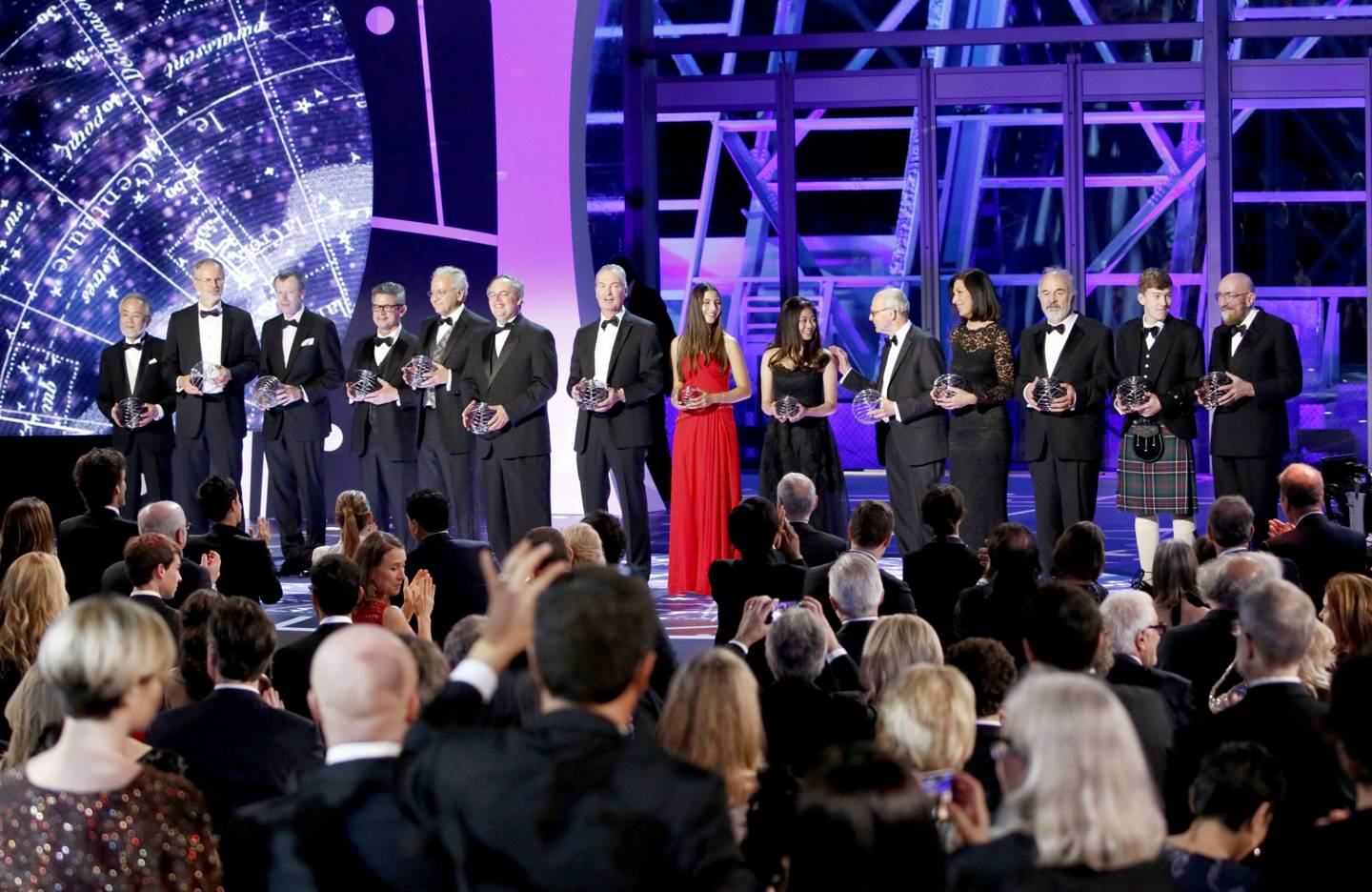 Breakthrough Prize awards 25 million to leading scientists and