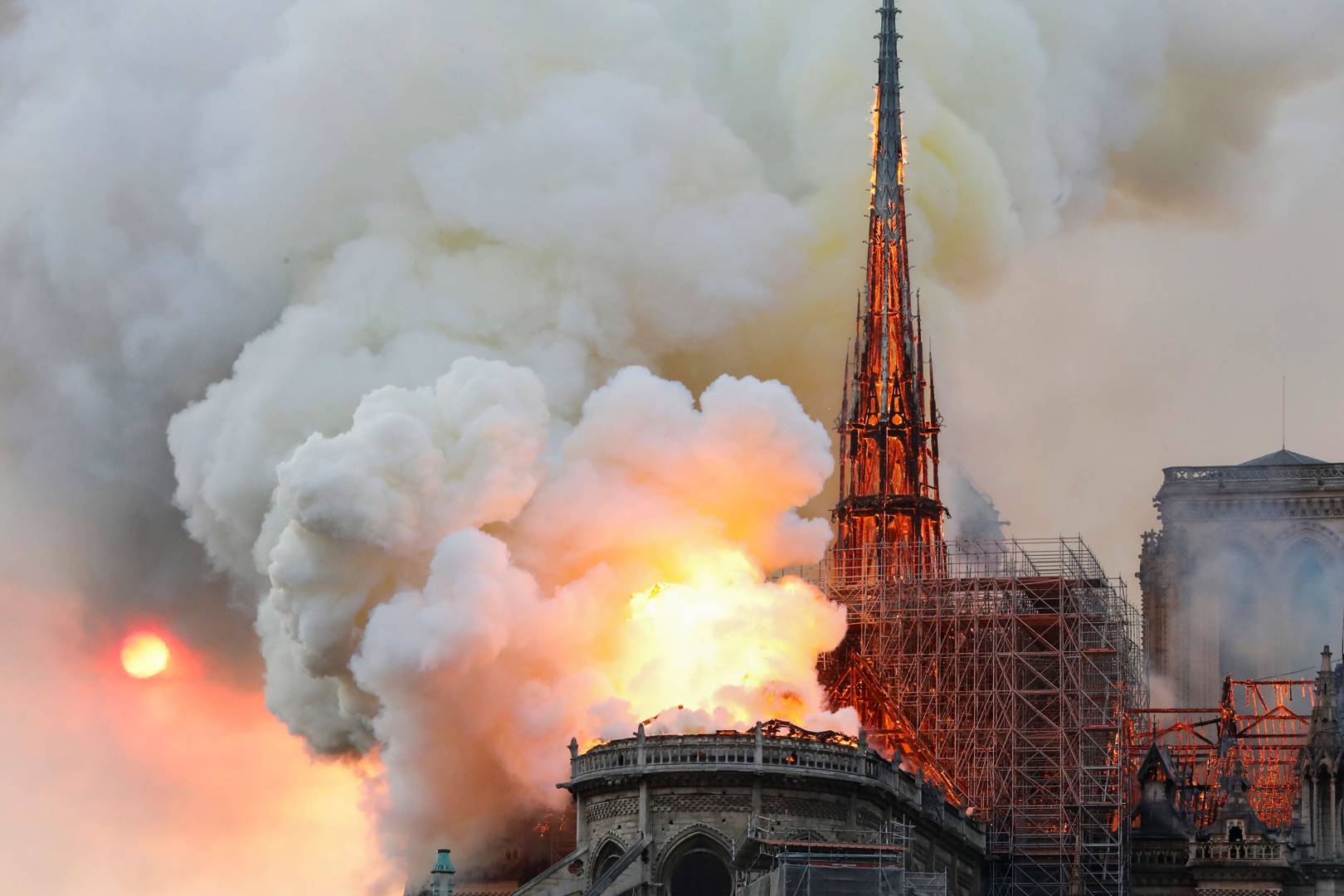 The hot, dangerous physics of fighting the Notre Dame fire