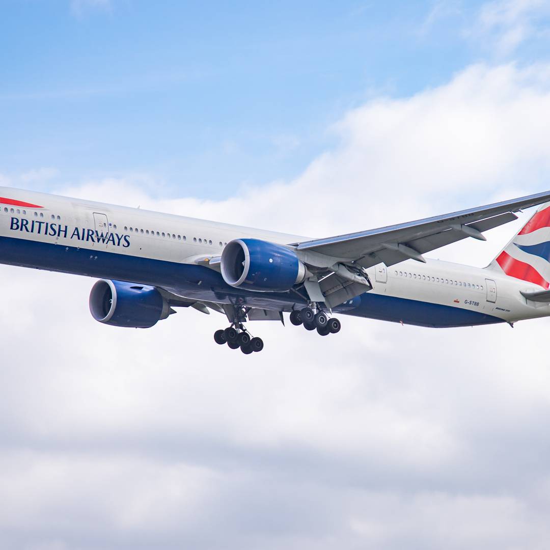 Image: Physics explains why you can never open a plane door mid-flight