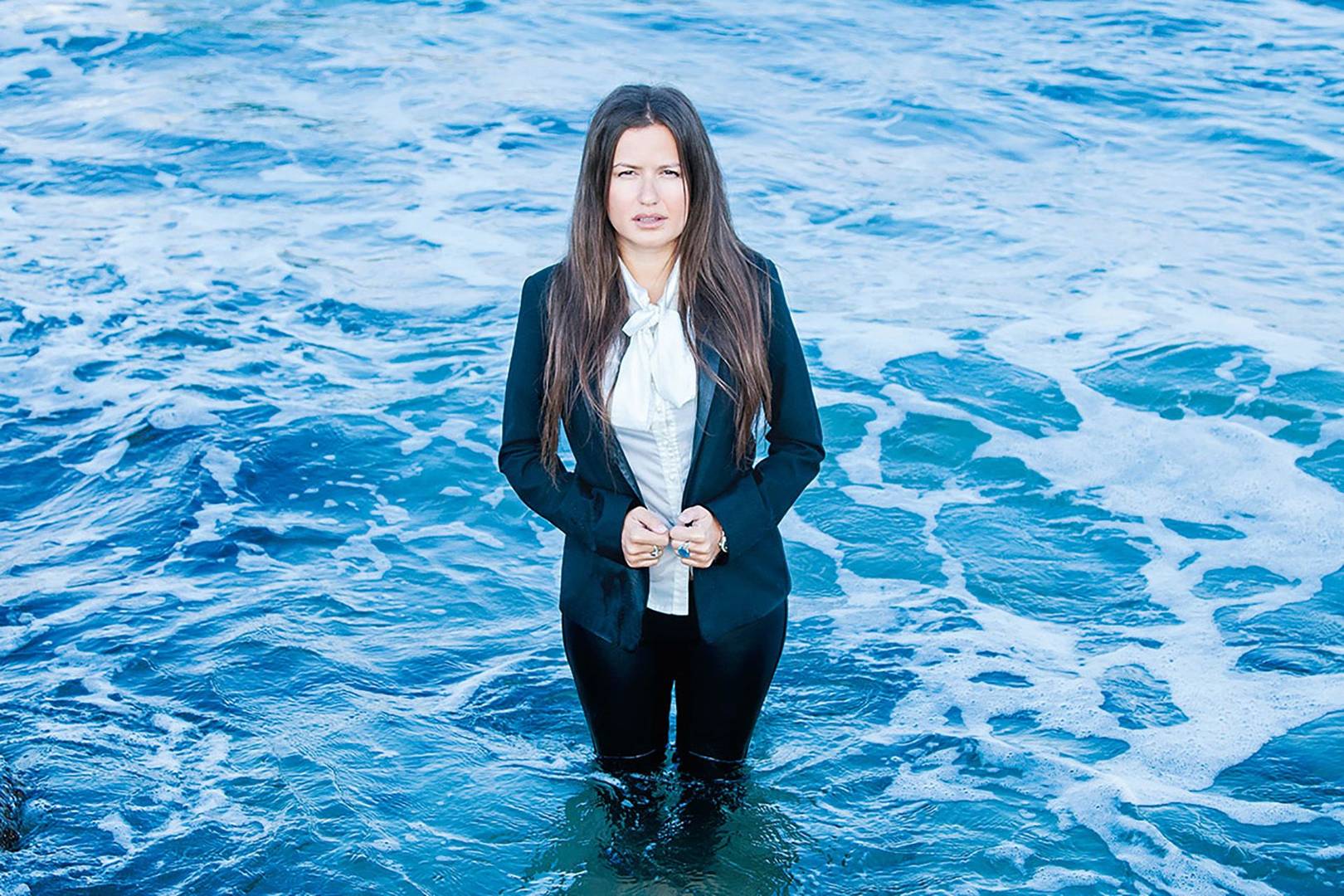 Eco Wave Power turns wave power into electricity