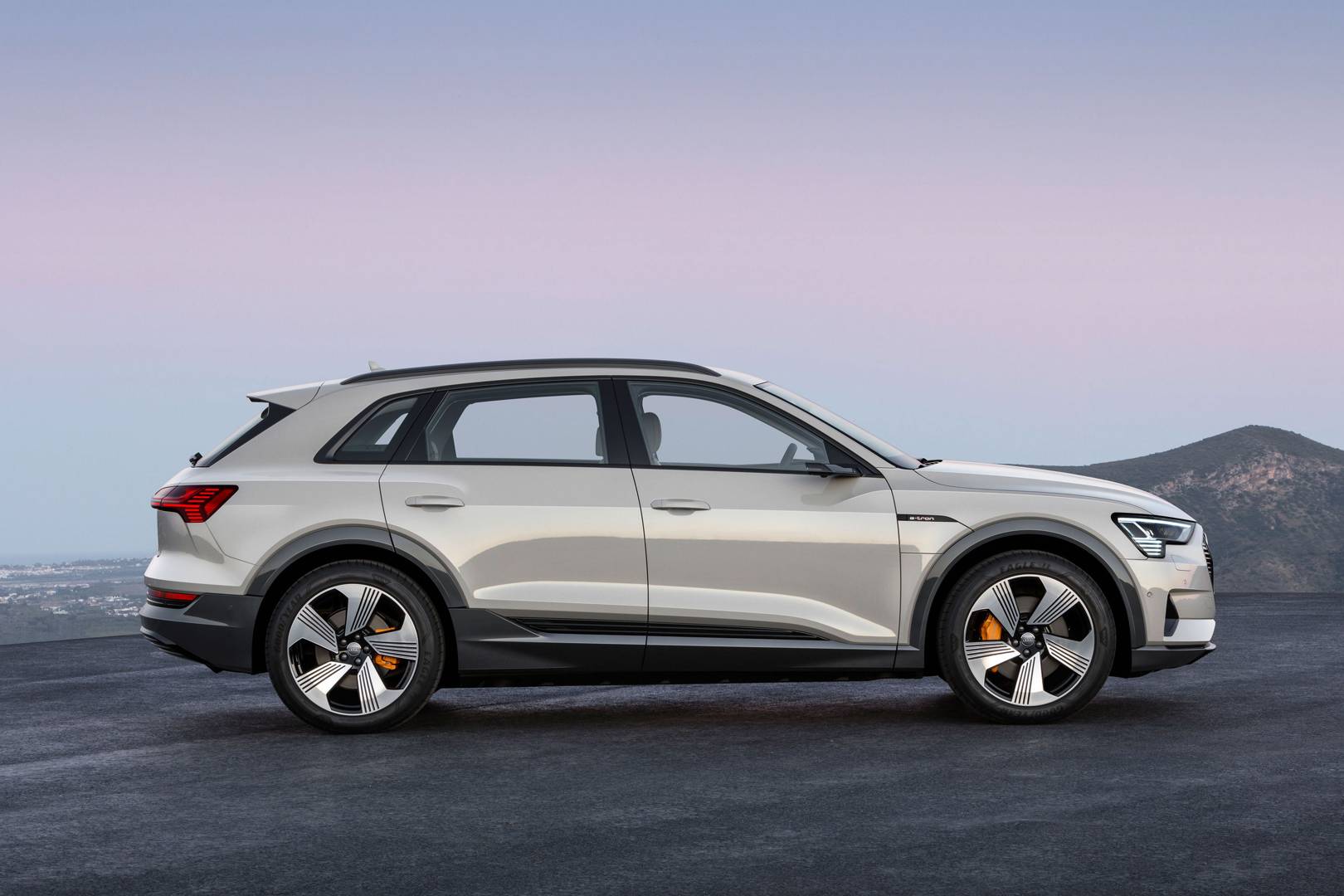 Audi e-tron review: a slick, smooth, Tesla-beating electric SUV